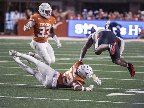 No. 7 Texas Longhorns hammer Texas Tech 57-7, clinch berth in Big 12 Conference title game